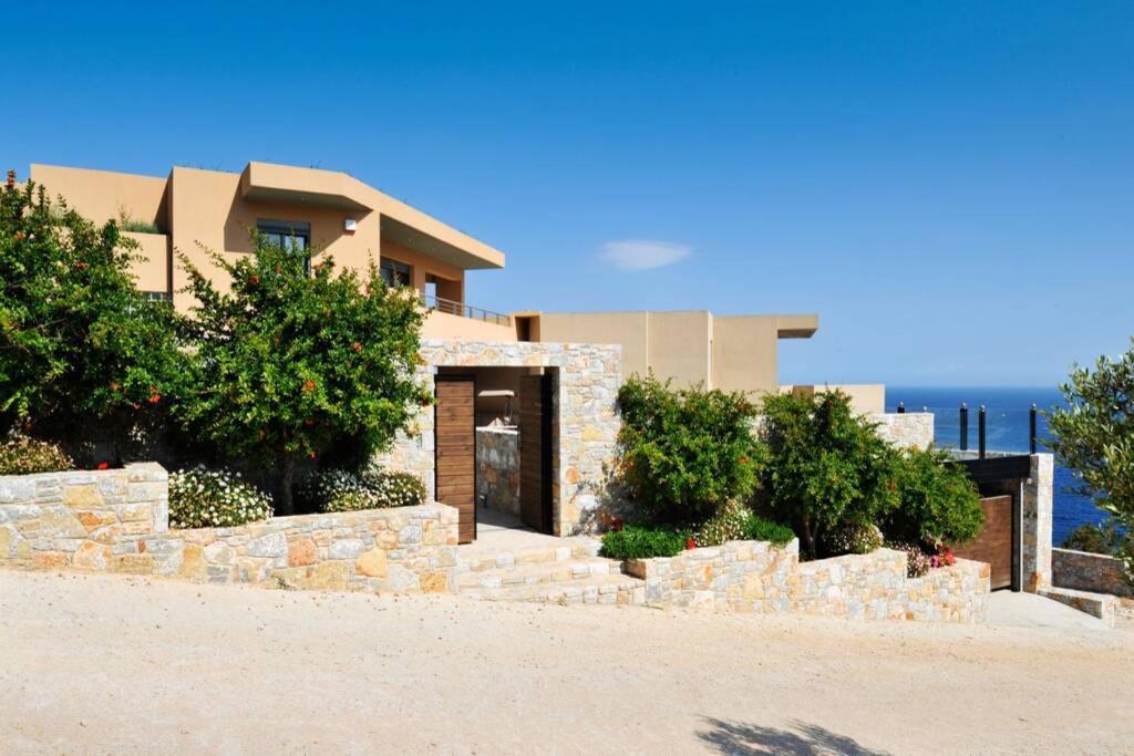 Wonderful Eco Friendly Villa Augustine Ampelo Exterior photo